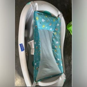 Baby bathtub